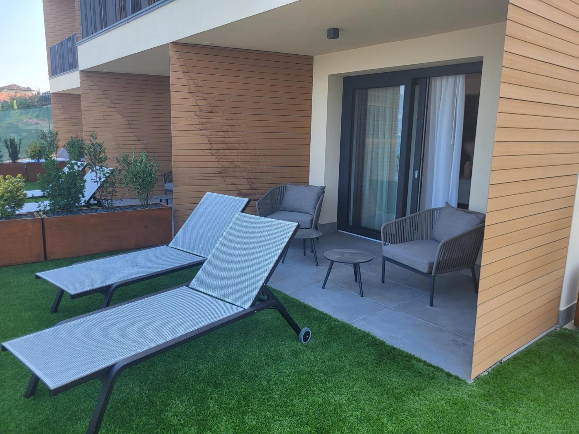 Attilio High Living Suites - Adults Only Torri Del Benaco Δωμάτιο φωτογραφία